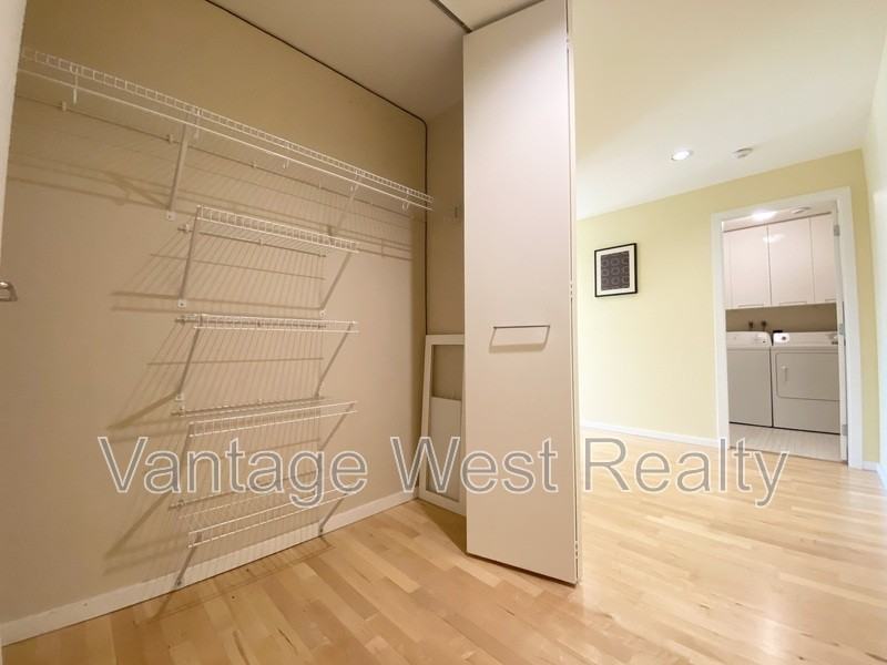 708 Leon Ave - Photo 6 of 11