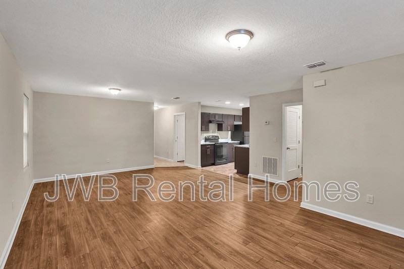 5942 Dunmire Ave - Photo 5 of 19