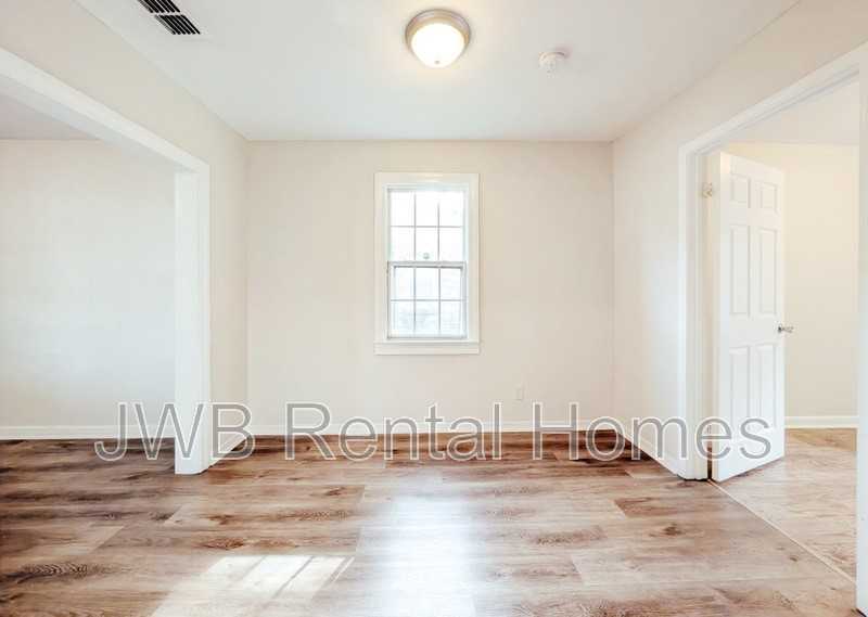 2574 Commonwealth Ave - Photo 6 of 17