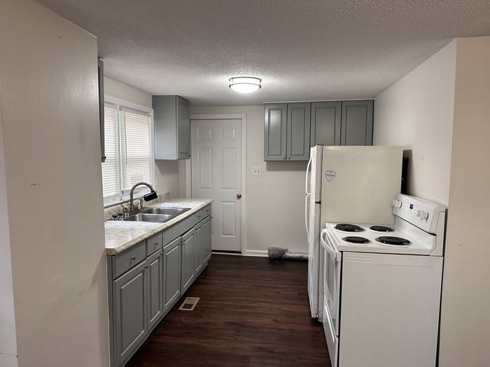 568 Gantt St - Photo 3 of 9