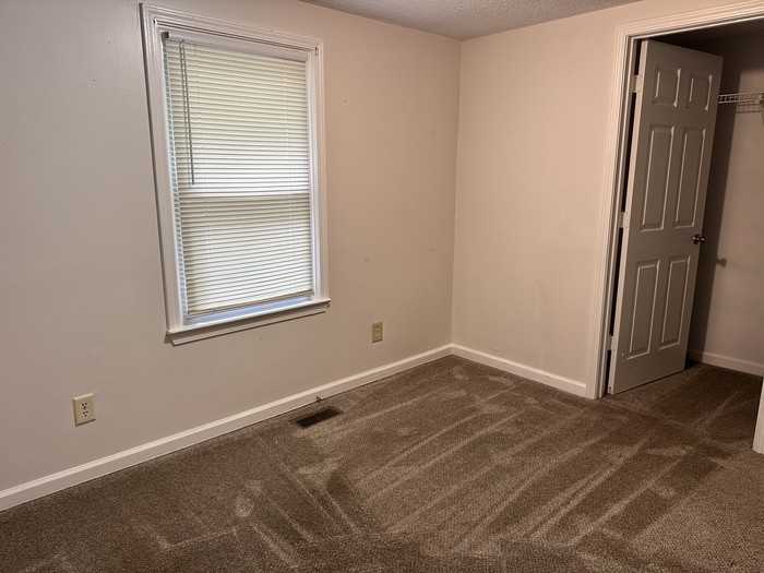 568 Gantt St - Photo 5 of 9