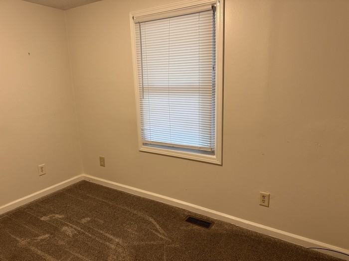 568 Gantt St - Photo 6 of 9