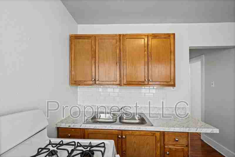 2092 Linden Ave #5 - Photo 5 of 8