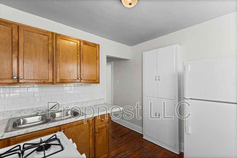 2092 Linden Ave #5 - Photo 6 of 8