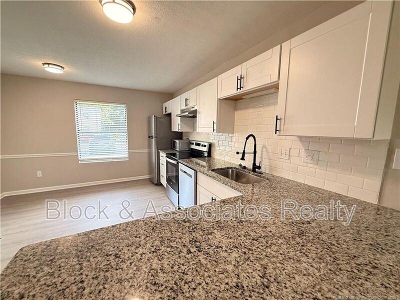 4083 Professional Dr - Photo 4 of 11