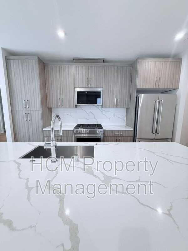 1211 W Bushell St - Photo 4 of 28