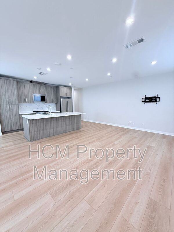 1211 W Bushell St - Photo 7 of 28