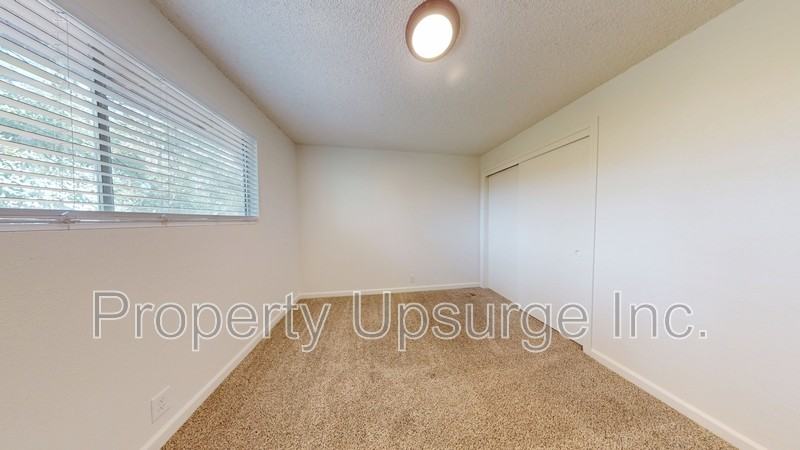 425 Nelson Ave #6 - Photo 6 of 11