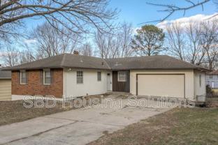 8311 Manning Ave - Photo 1 of 1