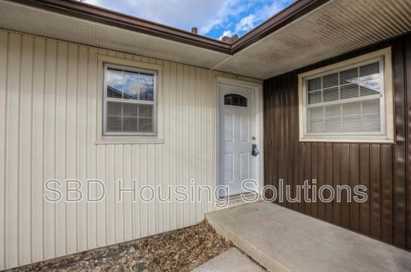 8311 Manning Ave - Photo 2 of 13