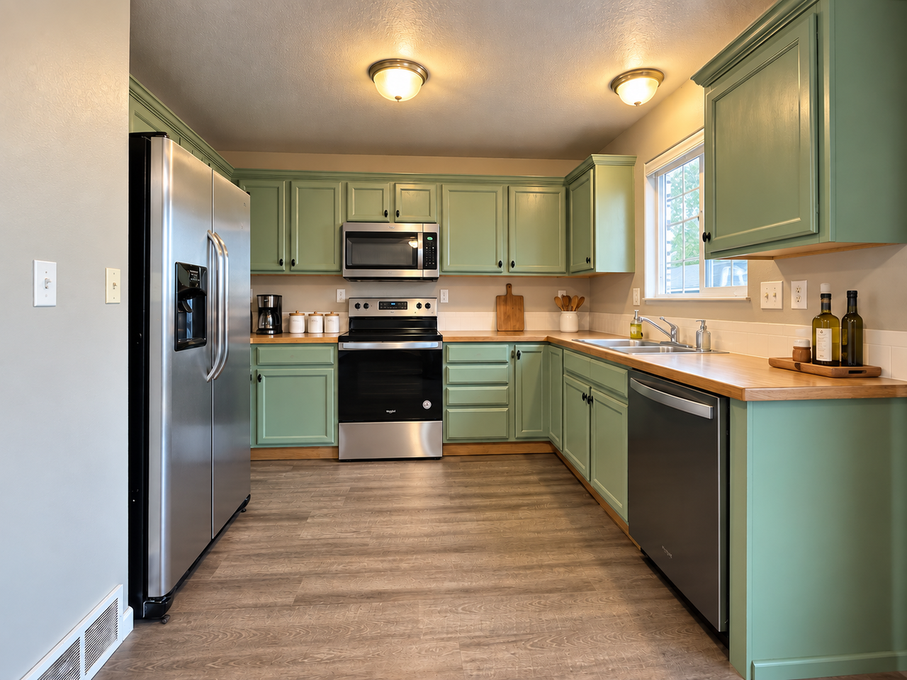 2833 W E St - Photo 3 of 15