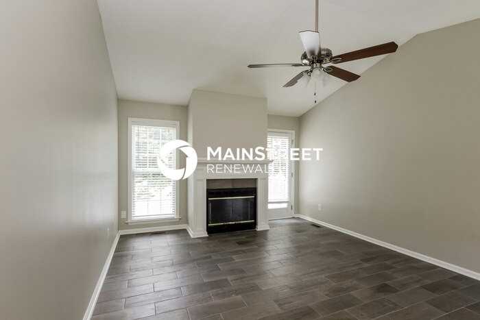 310 Braeburn Dr - Photo 4 of 17