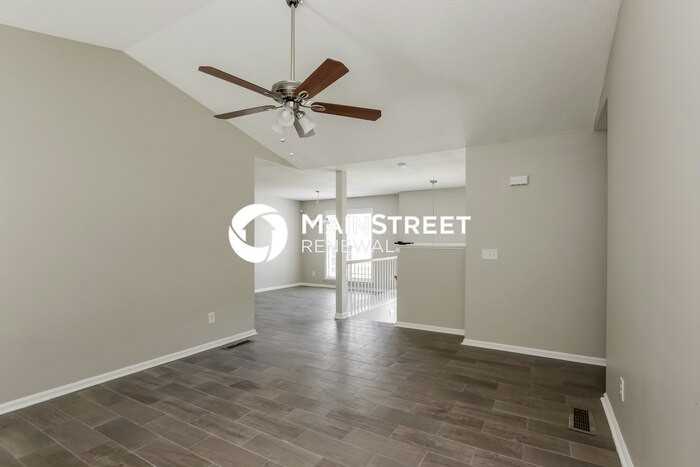310 Braeburn Dr - Photo 5 of 17