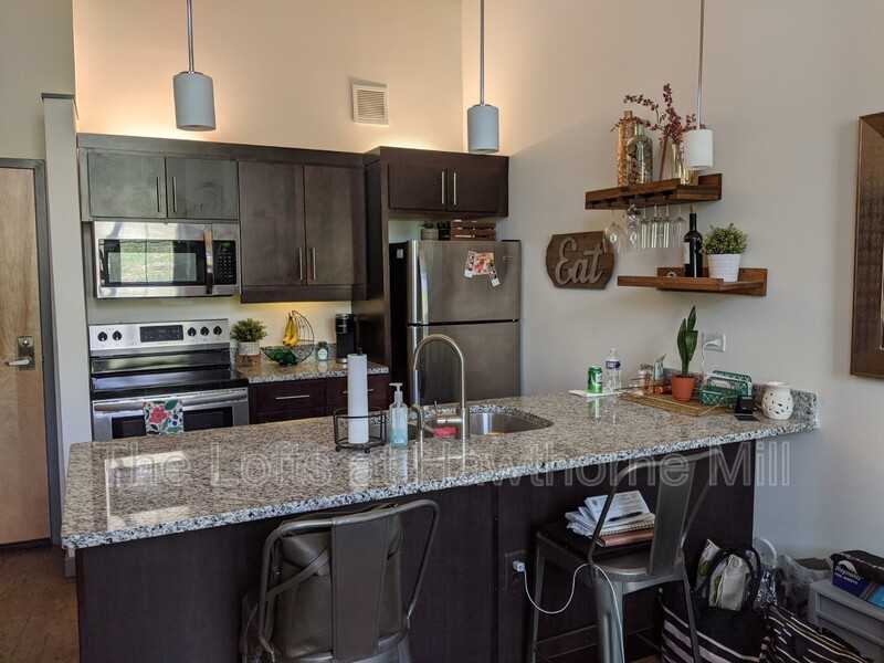 1101 Hawthorne Ln #156 - Photo 4 of 8