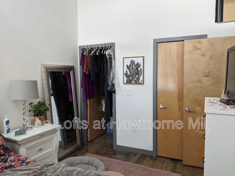 1101 Hawthorne Ln #156 - Photo 6 of 8