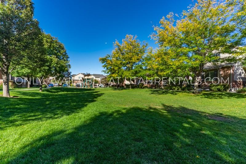 3342 Nw - Photo 3 of 34