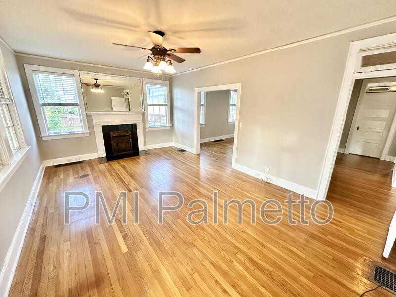 1419 Axtell Dr - Photo 5 of 37