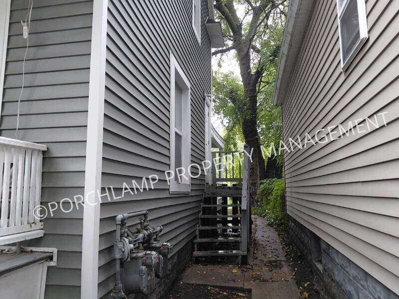 1133 Lincoln Ave Nw #2 - Photo 3 of 17