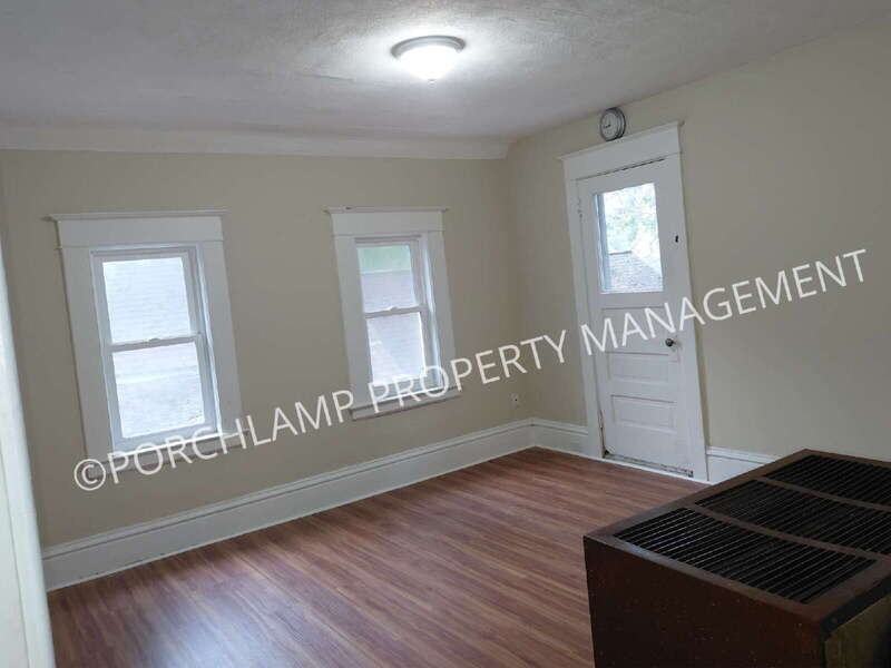1133 Lincoln Ave Nw #2 - Photo 7 of 17