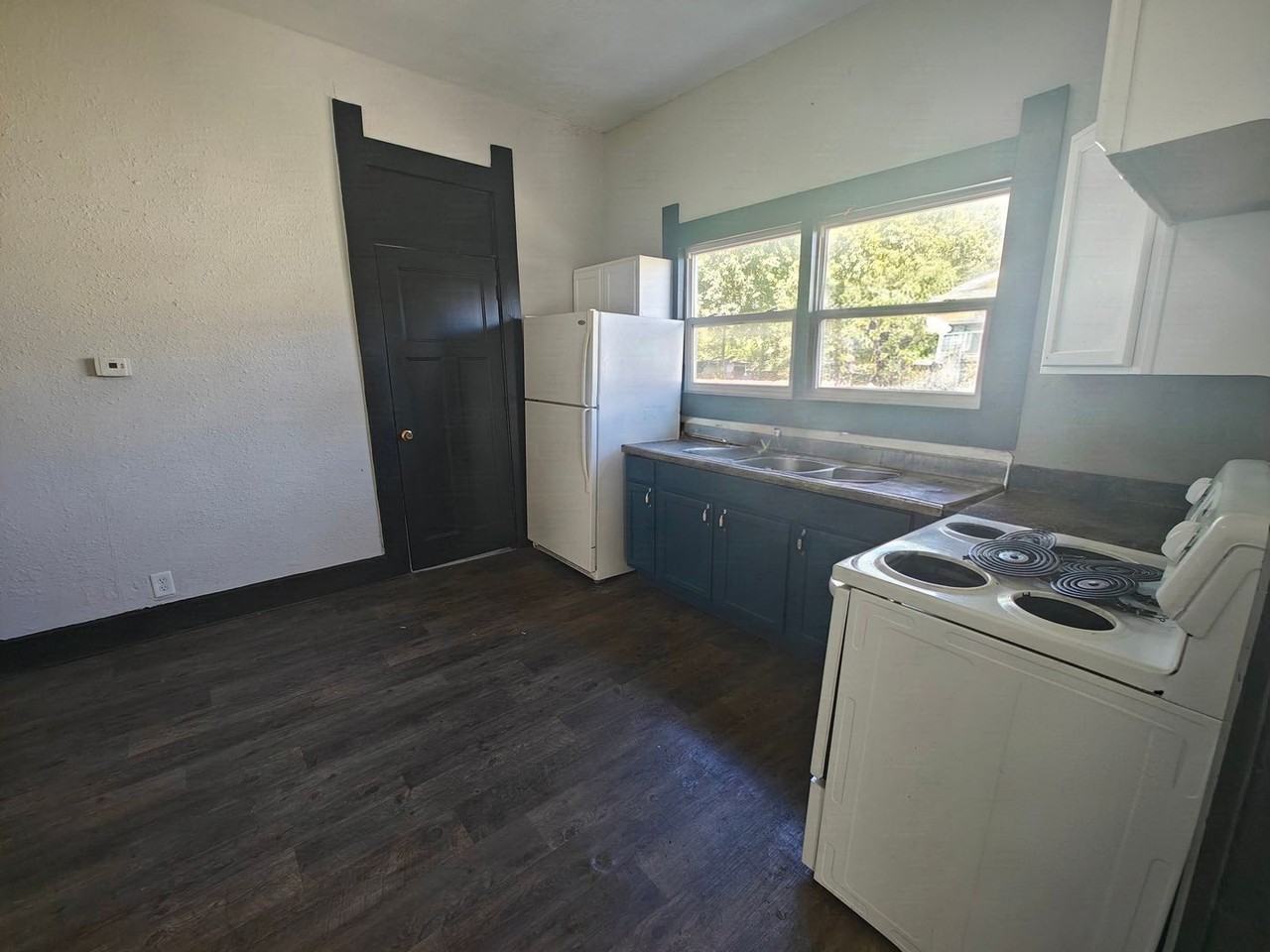 844 W Franklin St - Photo 3 of 13