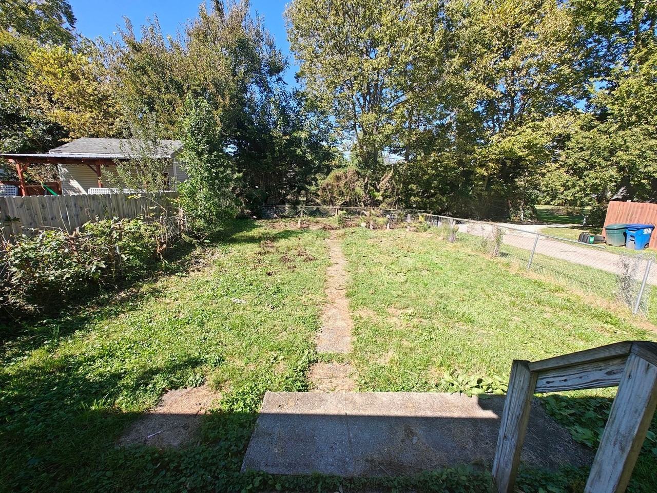 844 W Franklin St - Photo 4 of 13