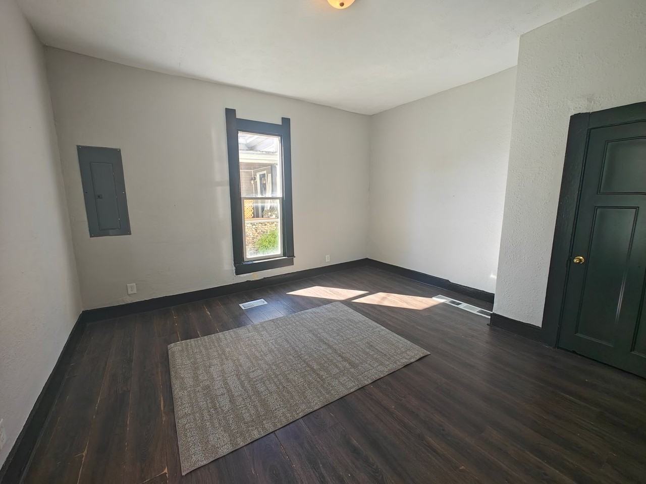 844 W Franklin St - Photo 7 of 13