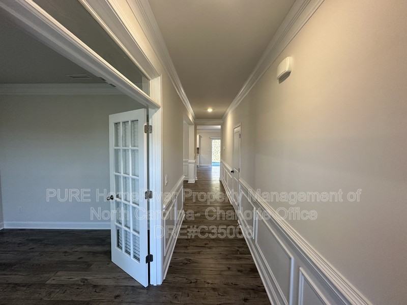 6021 Whitechapel Ct - Photo 4 of 50