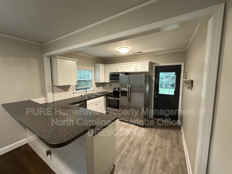 2615 Ashley Rd - Photo 7 of 36