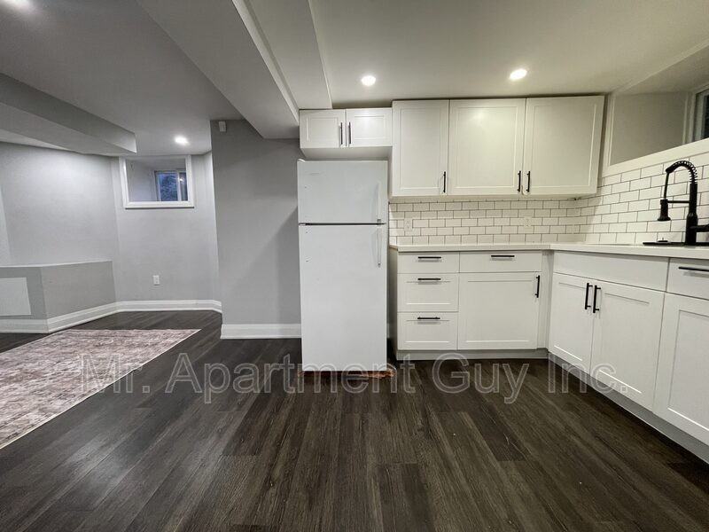 35 Barnesdale Ave S - Photo 7 of 16