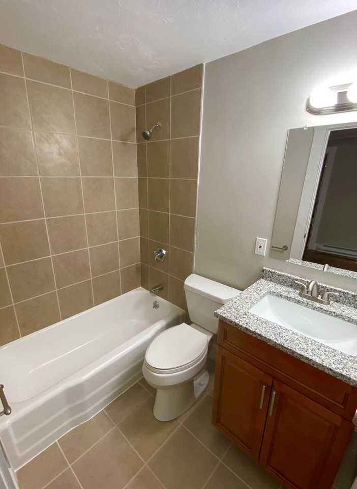 81 Broad St #1B - Photo 2 of 3