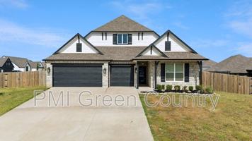 featured image of 11806 N 131st East Ave