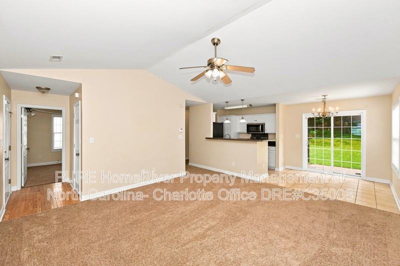 1459 Ontario Dr - Photo 4 of 23