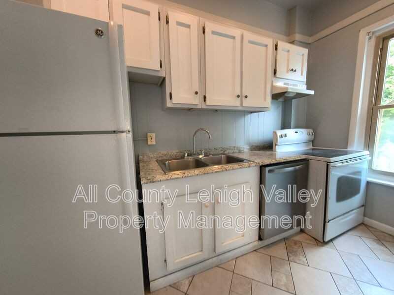 127 N 12th St - Photo 2 of 12