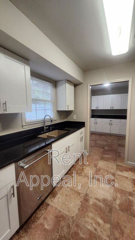 505 San Remo Ct - Photo 2 of 18
