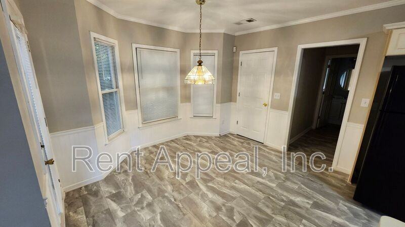 1095 Chandler Park Ct - Photo 3 of 21