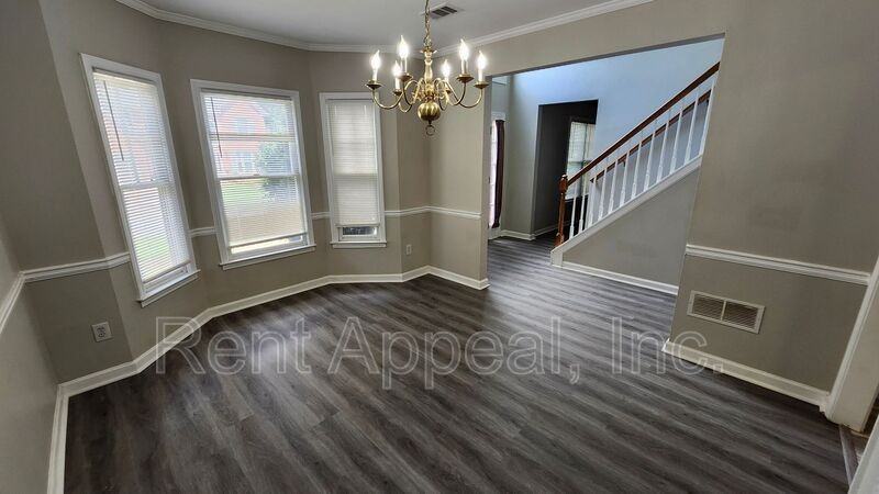1095 Chandler Park Ct - Photo 4 of 21