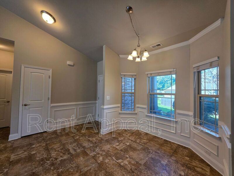 130 Angela Ln - Photo 3 of 15
