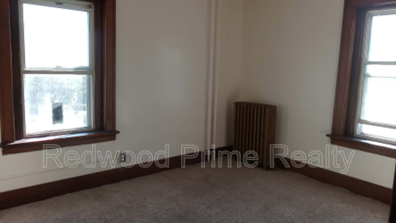 117 S Lloyd St #7 - Photo 5 of 5