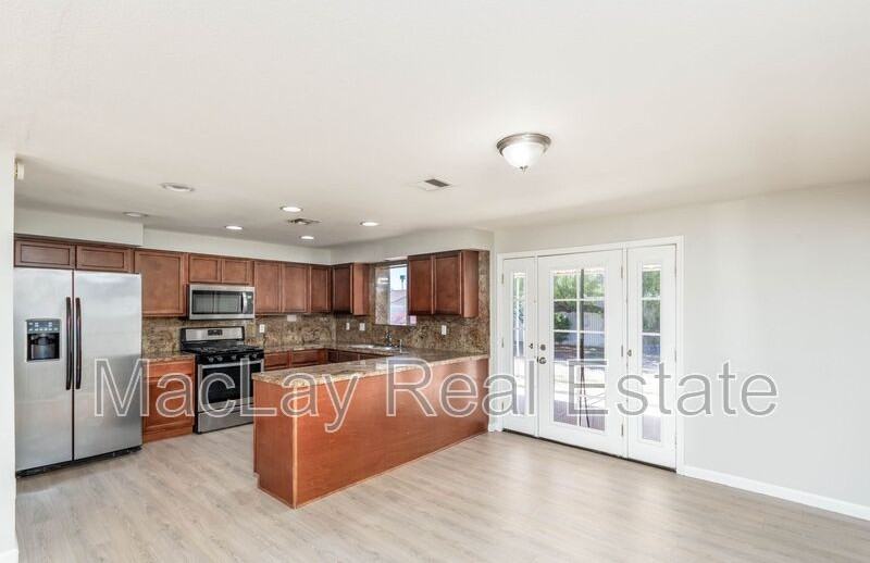 3525 E Hearn Rd - Photo 5 of 18