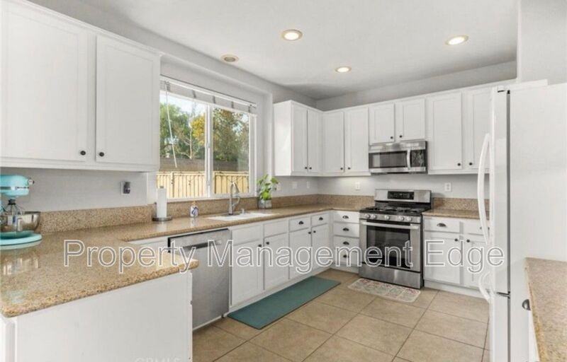 33555 Cedar Creek Ln - Photo 5 of 25