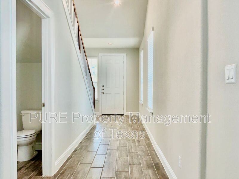 204 Riverhill Cv - Photo 4 of 38