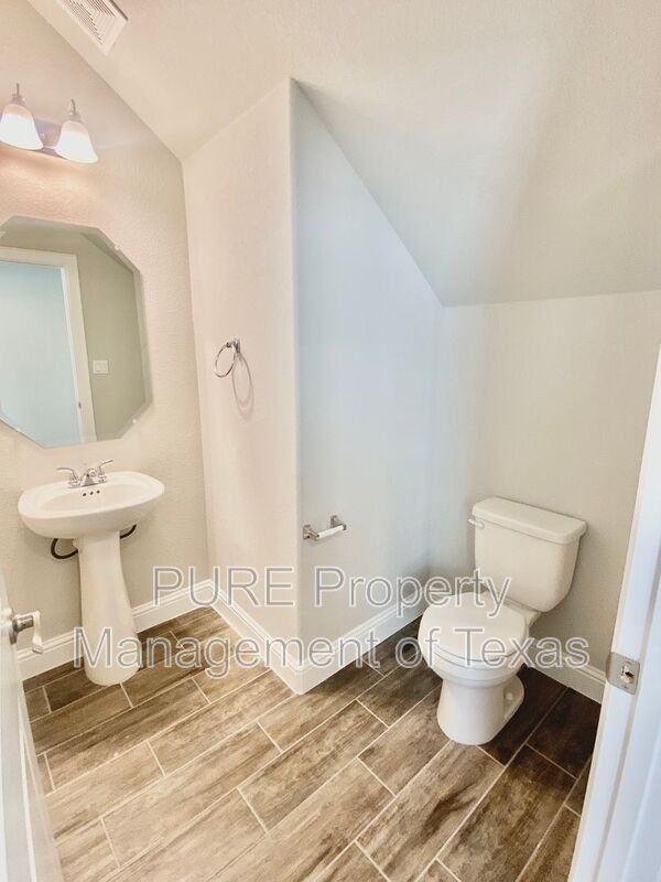 204 Riverhill Cv - Photo 5 of 38