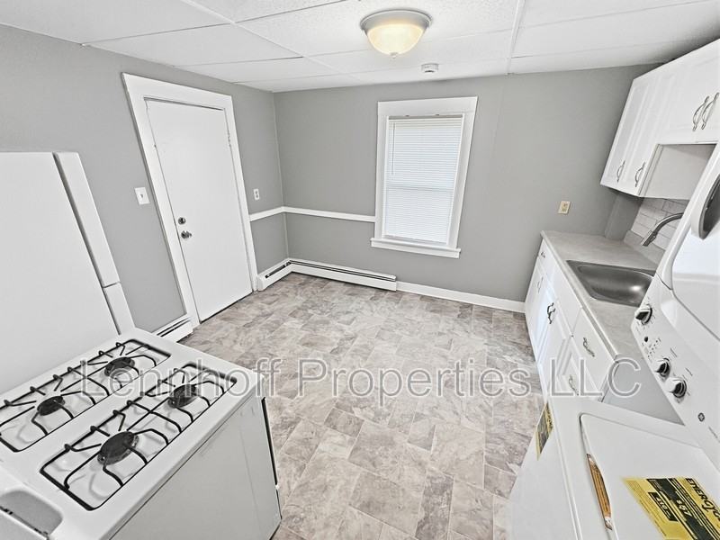 72 Portland St - Photo 2 of 12