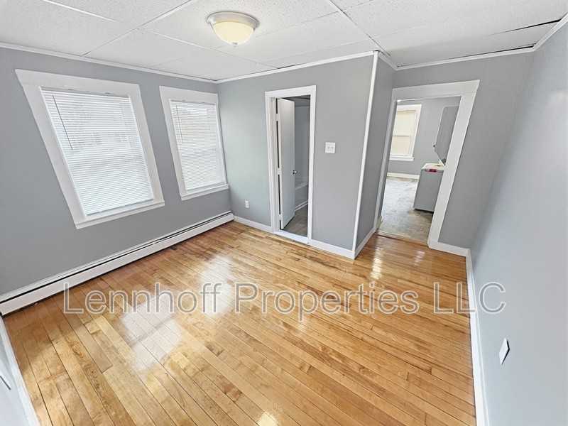 72 Portland St - Photo 3 of 12