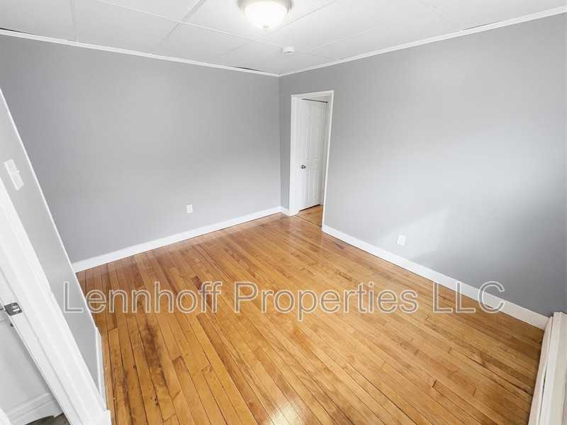 72 Portland St - Photo 7 of 12