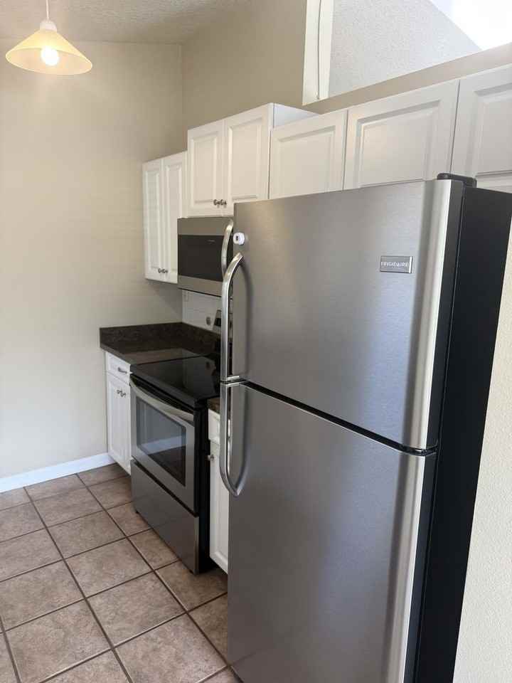 2779 Cypress Dr - Photo 2 of 10