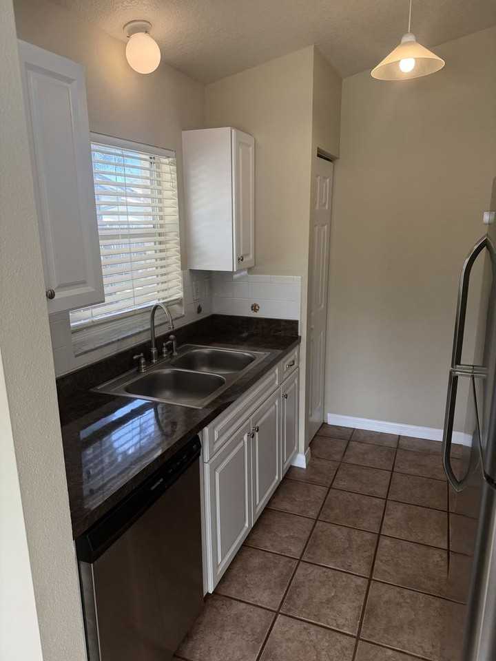 2779 Cypress Dr - Photo 6 of 10