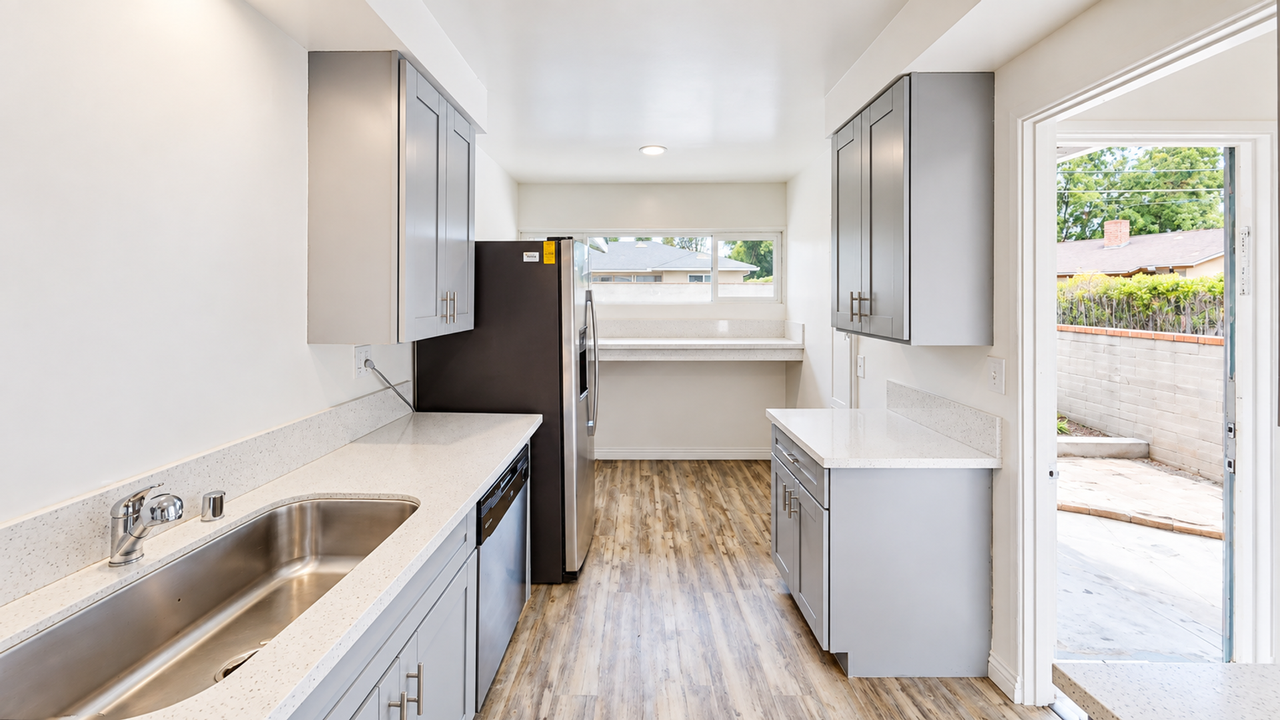 6125 Dorothy Dr - Photo 4 of 18