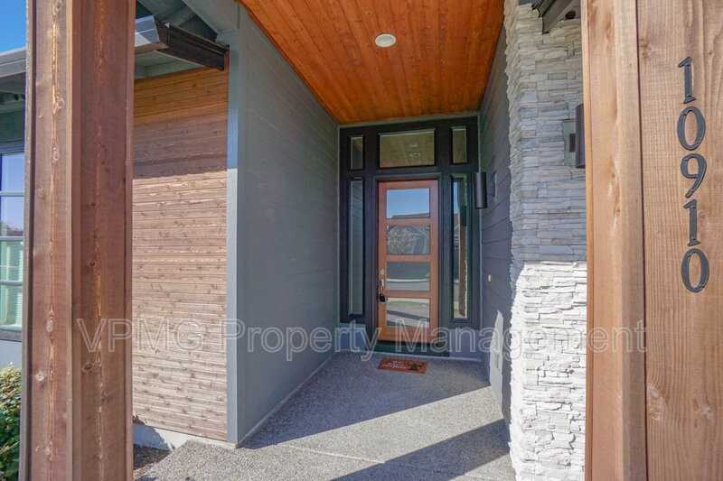 10910 Ne 97th Ave - Photo 4 of 35