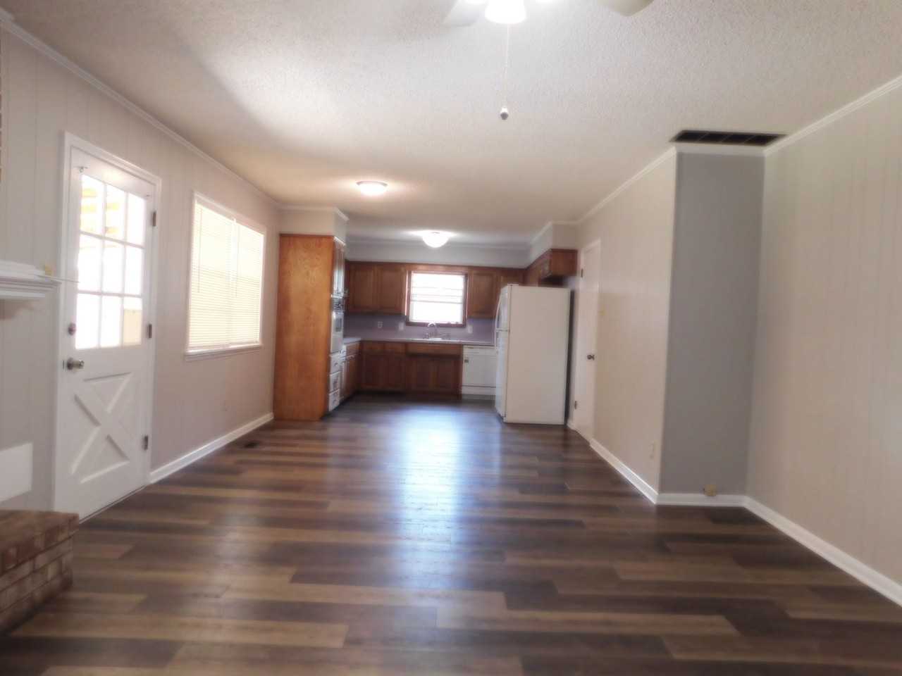 7800 Meadow Dr - Photo 2 of 9